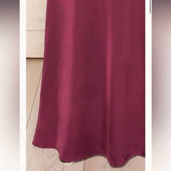 Burgundy Satin cowl neck open back dress with slit - Picture 7 of 7